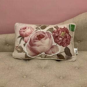Shabby chic Floral Rose Decorative Accent Pillow NEW